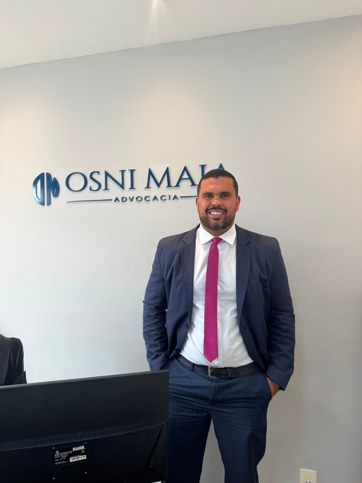 Osni Maia em seu escritório de advocacia